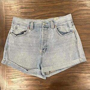 Free People High-Waisted Light Wash Denim Mom Shorts Vintage Style‎ Size 30